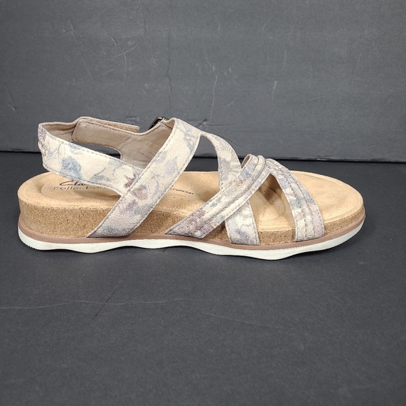 Clark’s Collection Adjustable Sandals Brynn Step SAND FLORAL Women US 9.5W - Picture 11 of 11